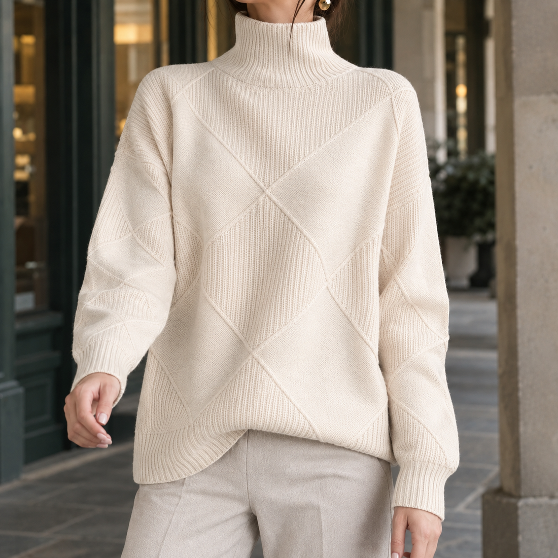 Scarlett Textured Turtleneck - Creamy-white