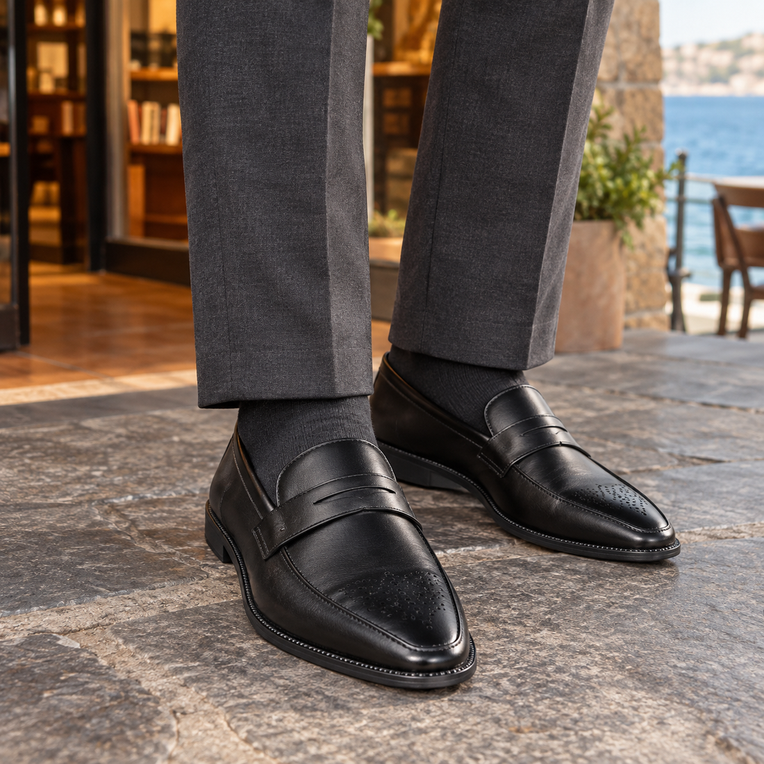 Viterbo Pointed Loafers - Black