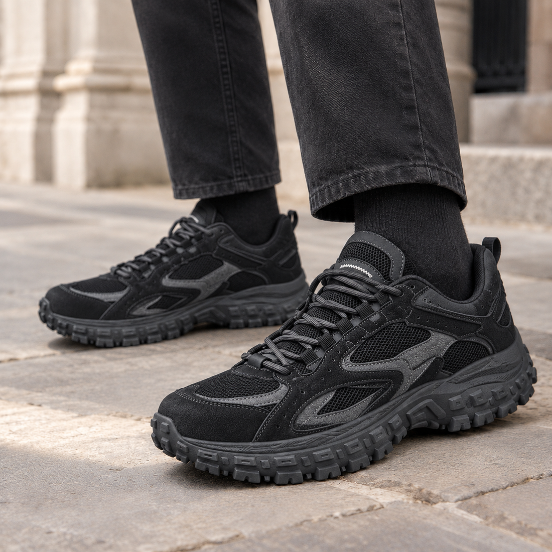 Carmagnola Chunky Sneakers - Black