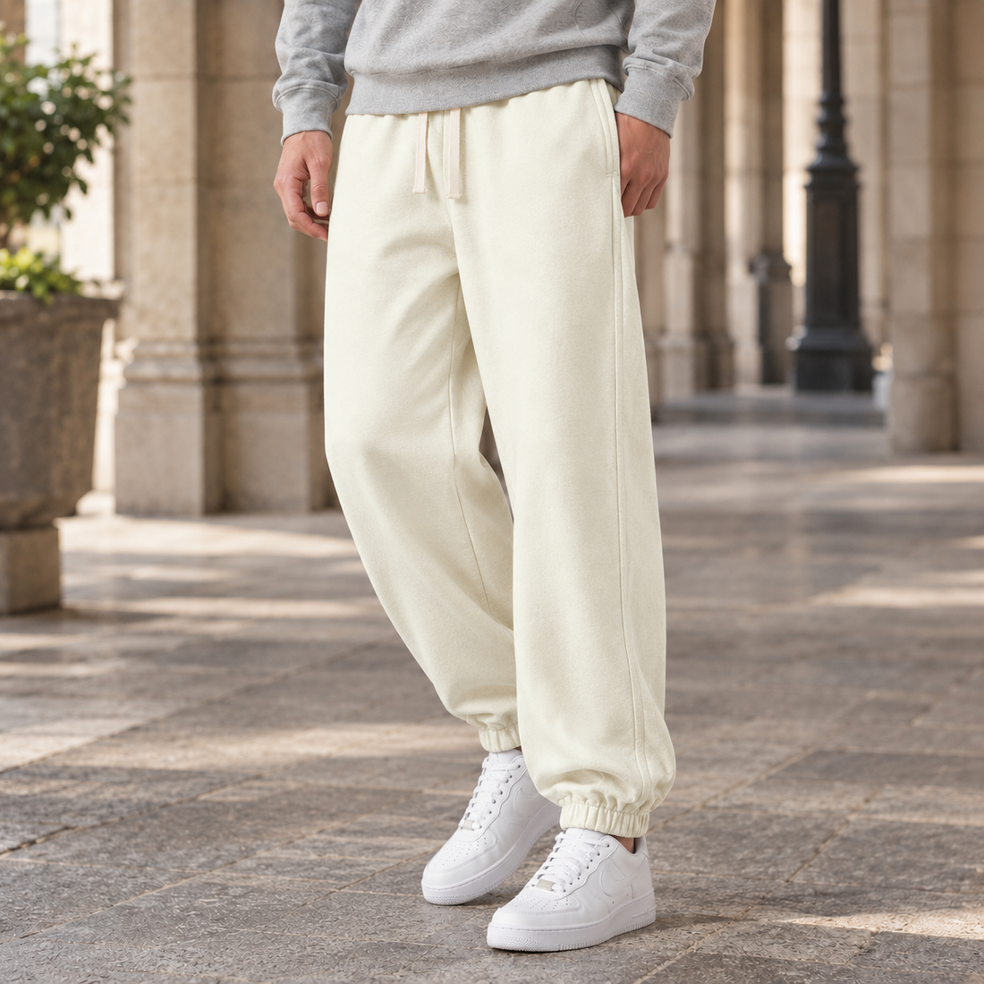 Luca Relaxed Joggers - Off-white